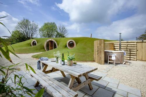 Quackers Hobbit House, The Little Shire, Nr Wells