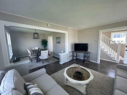 3 Bedroom House With Lake Pepin Views With Access To Shared Pool