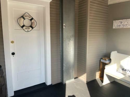 3 Bedroom House With Lake Pepin Views With Access To Shared Pool