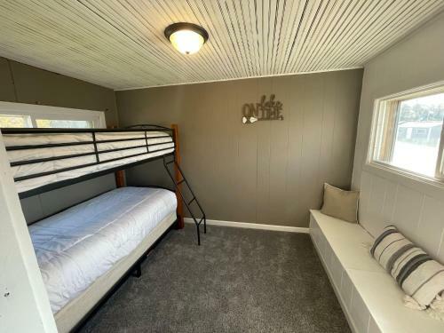3 Bedroom House With Lake Pepin Views With Access To Shared Pool
