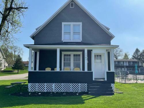3 Bedroom House With Lake Pepin Views With Access To Shared Pool