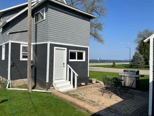 3 Bedroom House With Lake Pepin Views With Access To Shared Pool