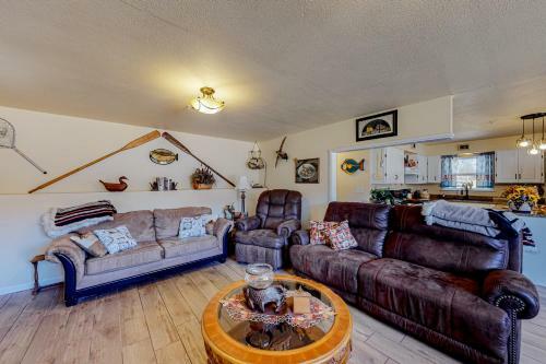 360 Cathy St