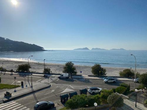 Apartamento Amplio Piso A Pie de Playa de Patos. Nigr�n.