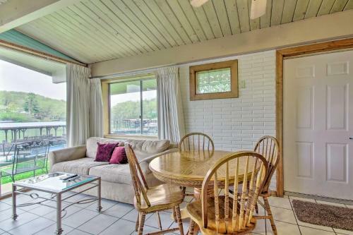 Lakefront Resort Cottage With Patio And Grill!