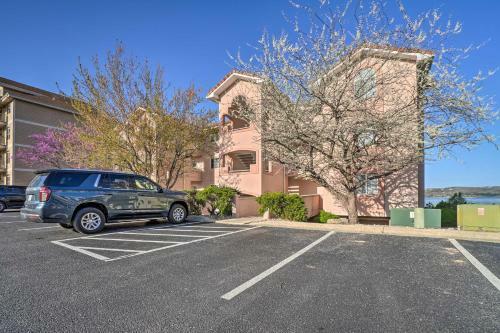 Apartamento Chic Hollister Condo With Table Rock Lake View!