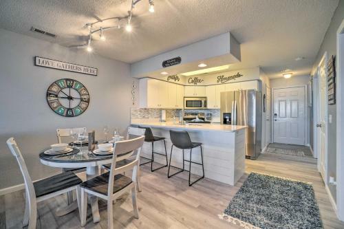Apartamento Chic Hollister Condo With Table Rock Lake View!