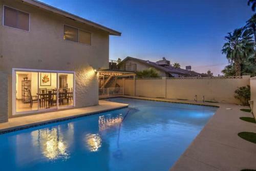 Desert Oasis Las Vegas - Pool, 5 Bedrooms, 9 Beds