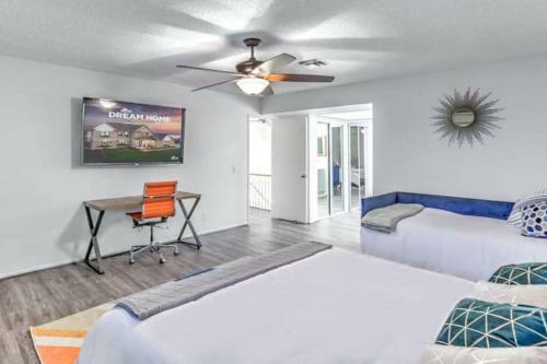 Desert Oasis Las Vegas - Pool, 5 Bedrooms, 9 Beds