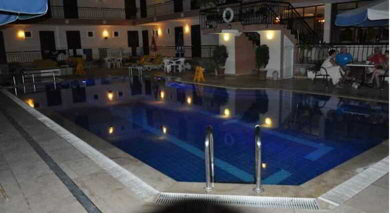 Mg Moms Hotel