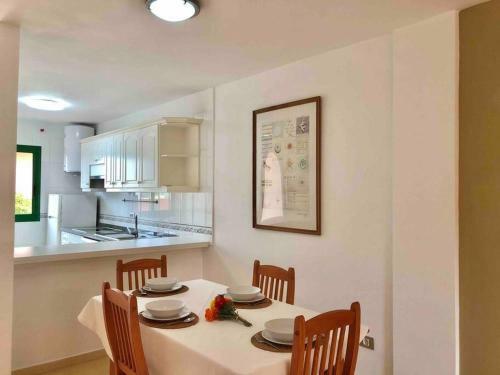 Luminoso Apartamento Con Piscina Y Parking