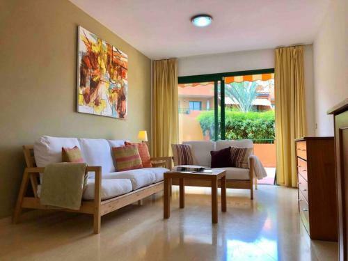 Luminoso Apartamento Con Piscina Y Parking