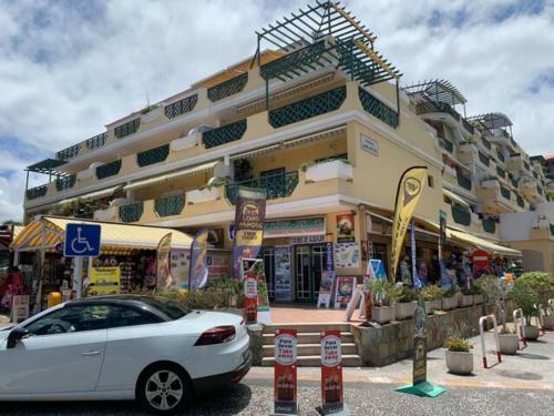 Apartamento Luminoso Con Terraza En Playa Jard�n