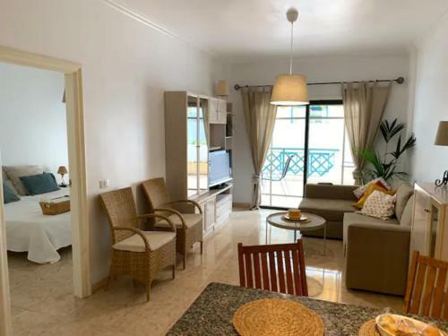 Apartamento Luminoso Con Terraza En Playa Jard�n