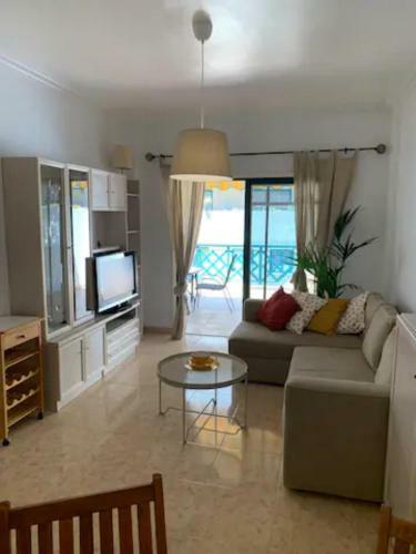 Apartamento Luminoso Con Terraza En Playa Jard�n