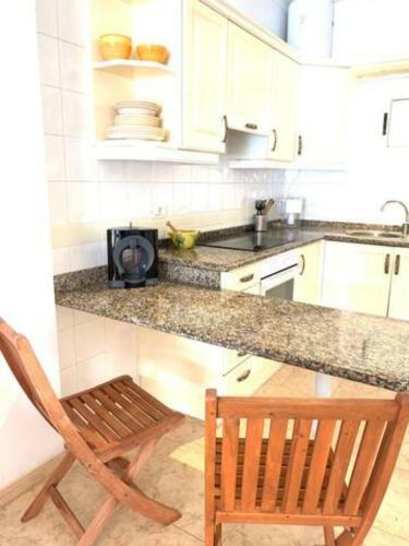 Apartamento Luminoso Con Terraza En Playa Jard�n
