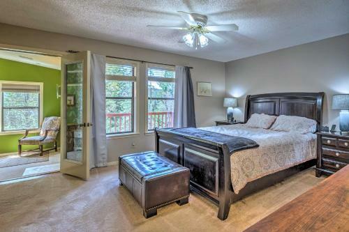 Lovely Cloudcroft Escape With Forest Views!