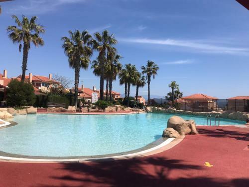 Nice House With Amazing Swimming Pool/ Just 5 Min From Beach