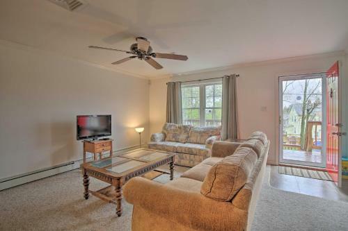 Cozy Kingston Retreat About 2 Mi To Hudson River!