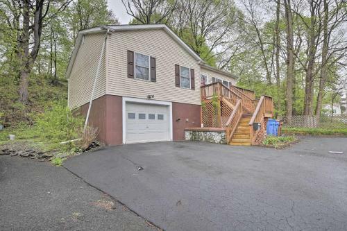 Cozy Kingston Retreat About 2 Mi To Hudson River!
