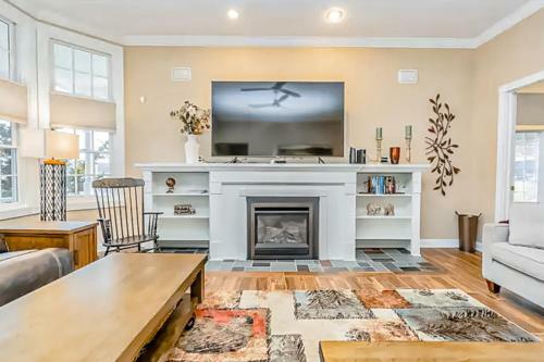 Lakefront Colonial