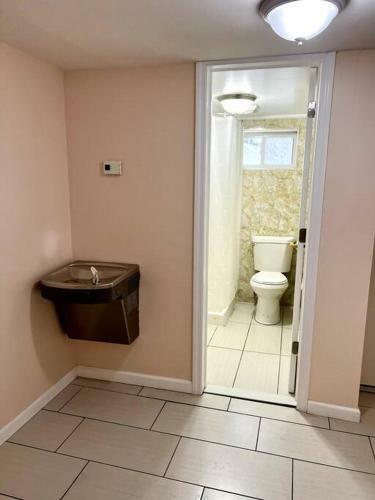 Apartamento Basement Apt Half Kitchen- Top Location Queens Nyc