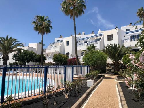 Casa Eef - One Bedroom Apartment Close To The Beach With A Communal Pool