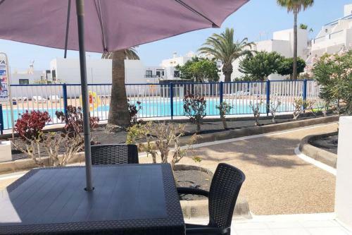 Casa Eef - One Bedroom Apartment Close To The Beach With A Communal Pool