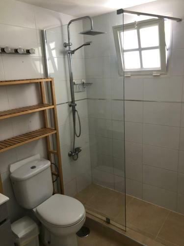 Casa Eef - One Bedroom Apartment Close To The Beach With A Communal Pool