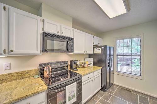 Apartamento Scenic Sapphire Condo With Deck And Gas Grill!