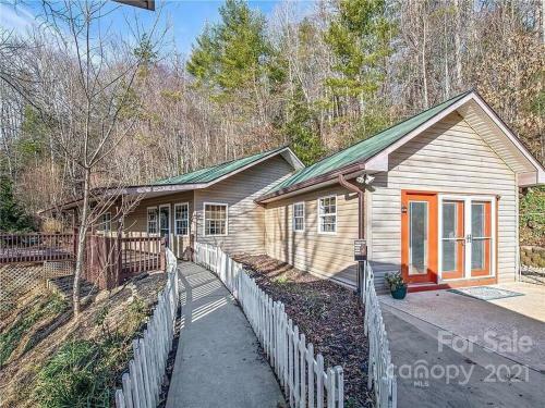 Misty Mountain Cottage