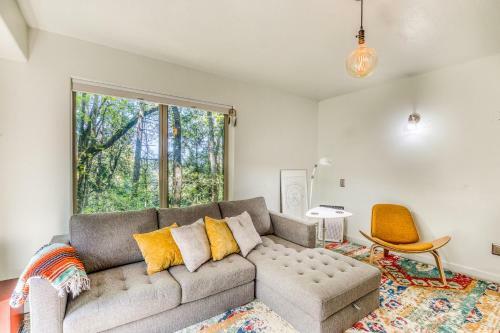 Modern Forest Retreat