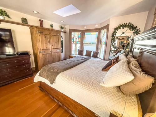 Spacious Downtown Jacksonville Studio! Hidden Gem