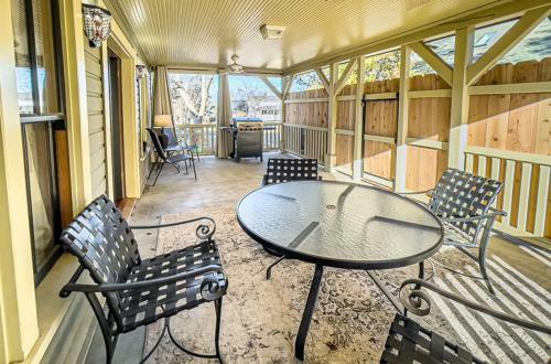 Spacious Downtown Jacksonville Studio! Hidden Gem