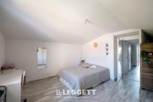 Nice Duplex Apartment With Garden And Terrace For 6 Persons