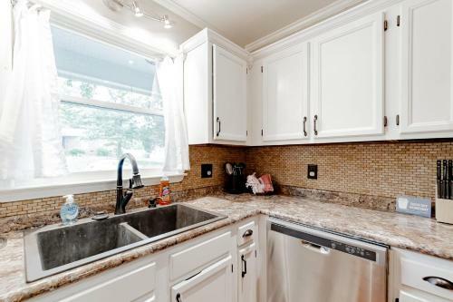 Dutch Creek Cottage- 10 Mins To Lake Murray!