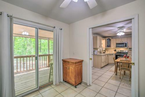 Forested Tamassee Escape With Screened Porch!