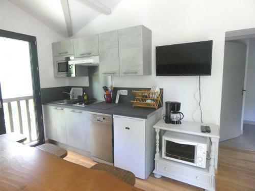 G�te L�on, 3 Pi�ces, 4 Personnes - Fr-1-360-705