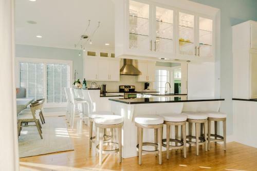 The Above Lakeside Retreat Nashville
