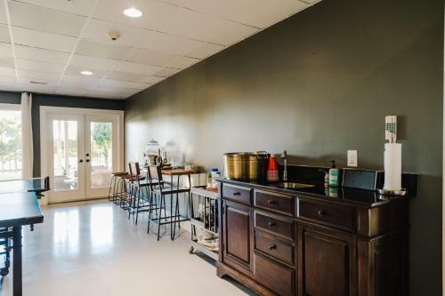 The Above Lakeside Retreat Nashville