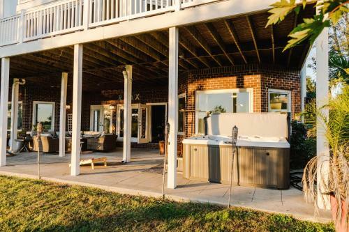 The Above Lakeside Retreat Nashville