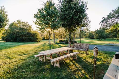 The Above Lakeside Retreat Nashville