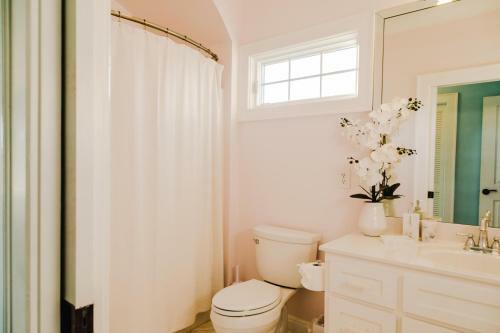 The Above Lakeside Retreat Nashville