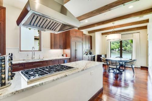The Above Crown Jewel On Lake Austin