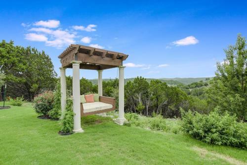 The Above Bluff View Estate