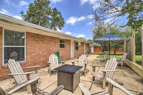 Spacious Brenham Home With Game Room And Fire Pit