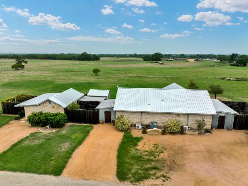 Cozi Cottage With Hot Tub! - 2 Min To Wineries!