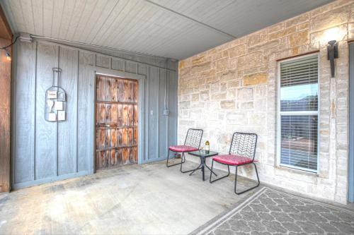 Cozi Cottage With Hot Tub! - 2 Min To Wineries!