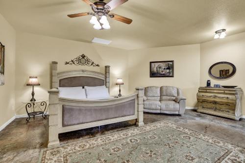 Cozi Cottage With Hot Tub! - 2 Min To Wineries!