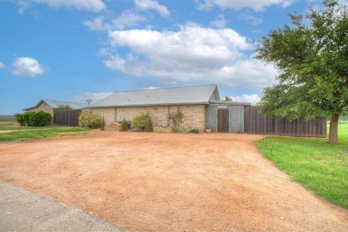 Cozi Cottage With Hot Tub! - 2 Min To Wineries!